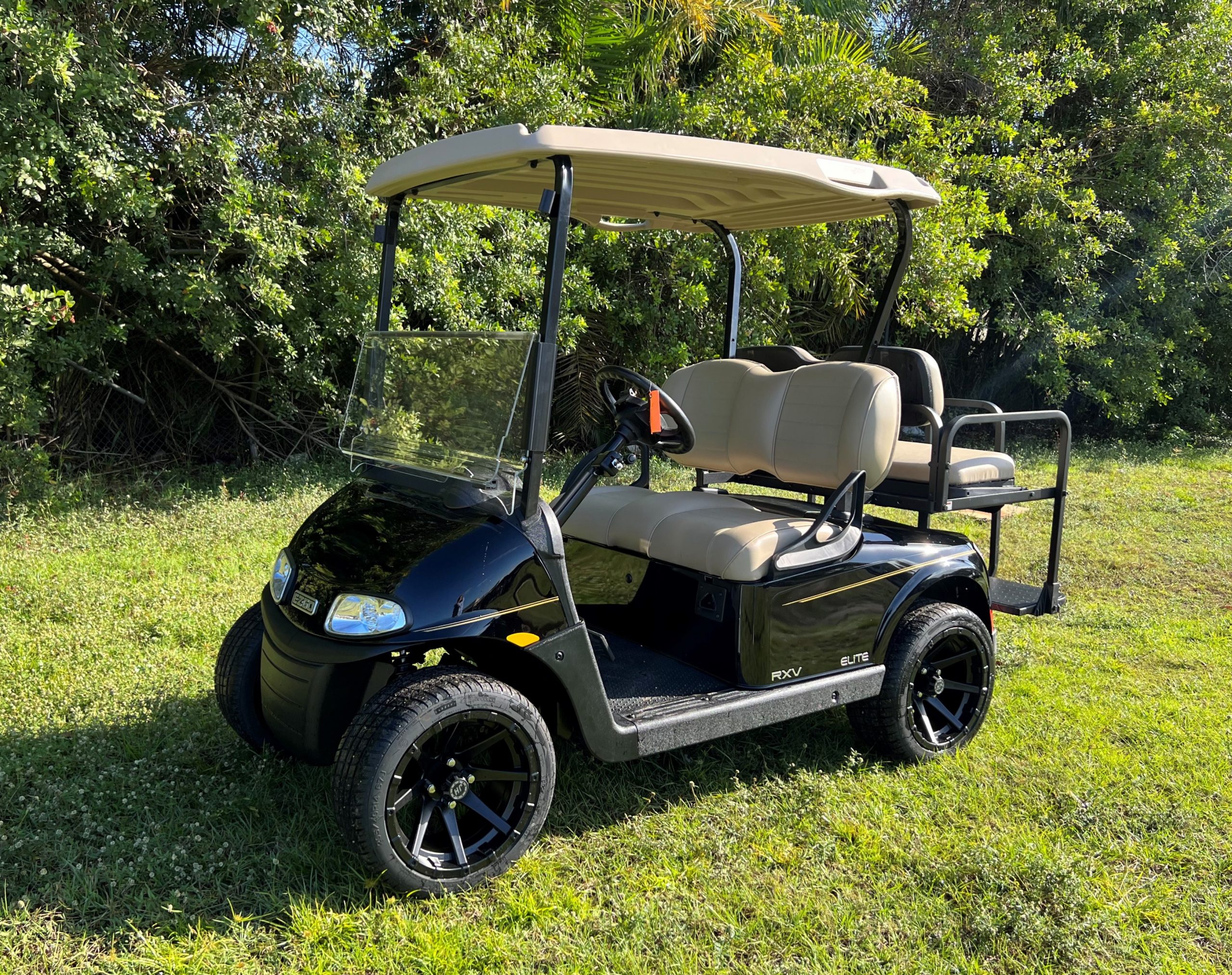 2019 E-Z-GO RXV ELITE – BLACK – Sunshine Golf Car